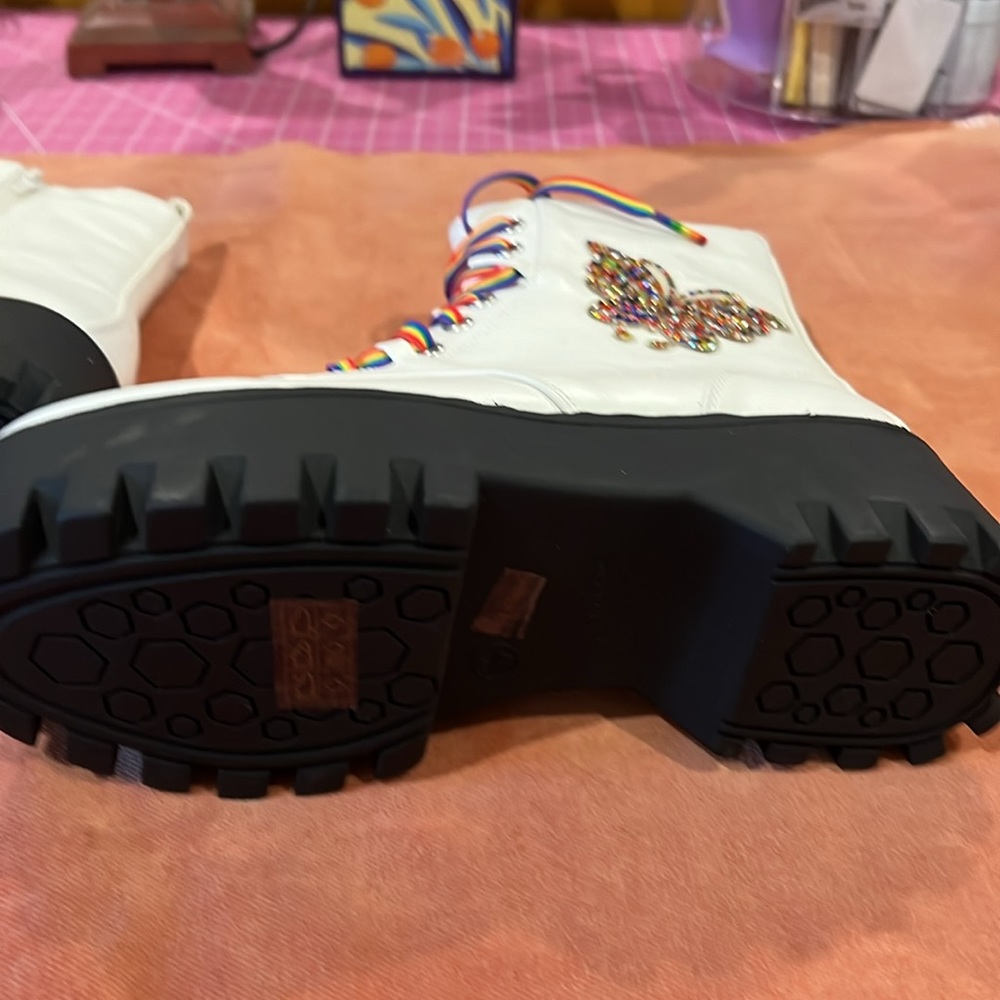 New White Rave Boots - Picture 8 of 14